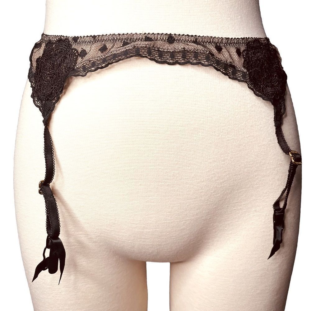 NWOT Victoria’s Secret Very Sexy Lace Dot Black Garter Belt XS S‎